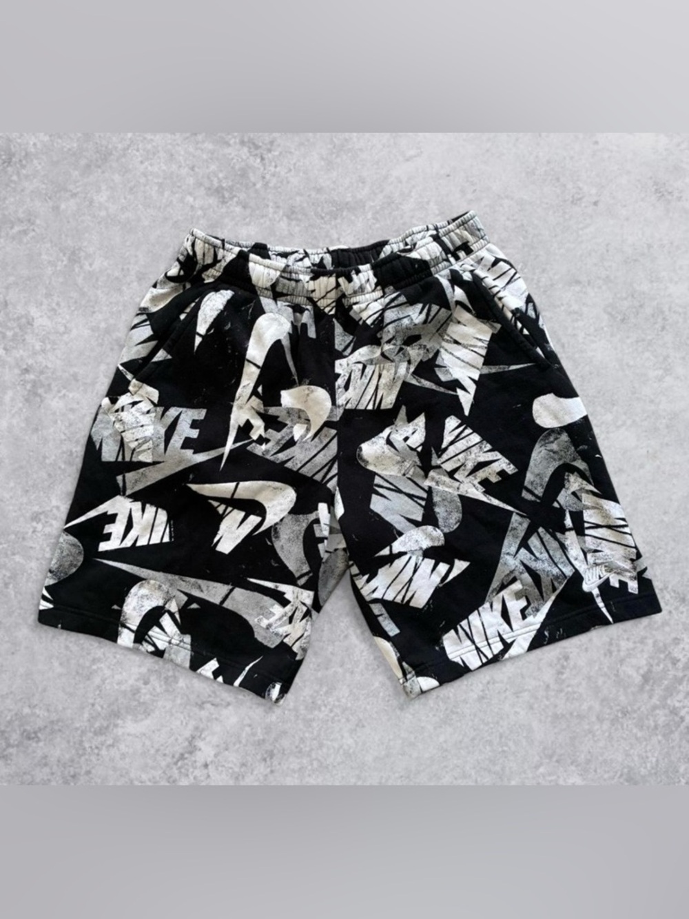 Nike Sportswear Printed Fleece Shorts Size Medium Mens - Picture 2 of 6
